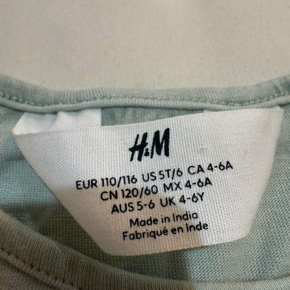 H&M Girl’s Dress Bundle Two Floral Long Sleeved Size 5 and 6 - Picture 9 of 10